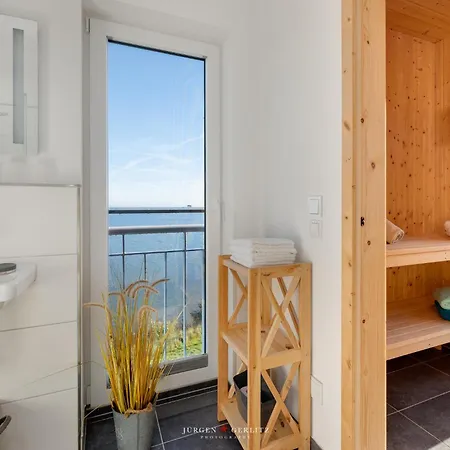 Ostseewind: Wasserblick, Finnische Sauna, Whirlwanne, Kamin, 2 Parkplaetze 度假居