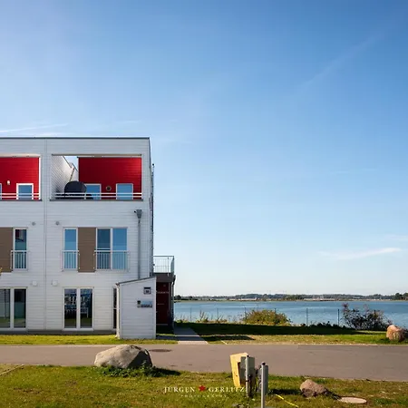 度假居 Ostseewind: Wasserblick, Finnische Sauna, Whirlwanne, Kamin, 2 Parkplaetze 奥尔本尼兹
